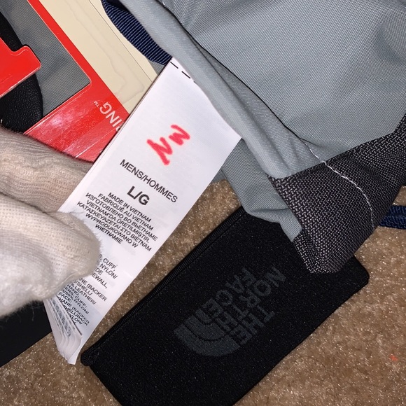 NWT The North Face Powdercloud Etip Glove, Large - Picture 8 of 10